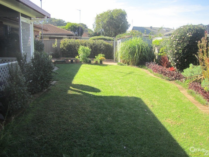 10 Henzel Road, Green Point NSW 2251