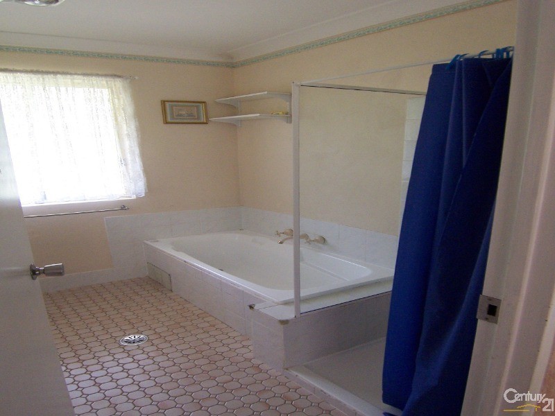 34 Arakoon Street, Kincumber NSW 2251