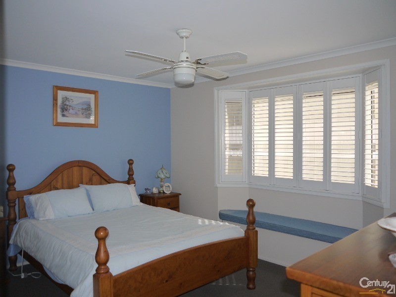 2 John Shortland Place, Kincumber NSW 2251
