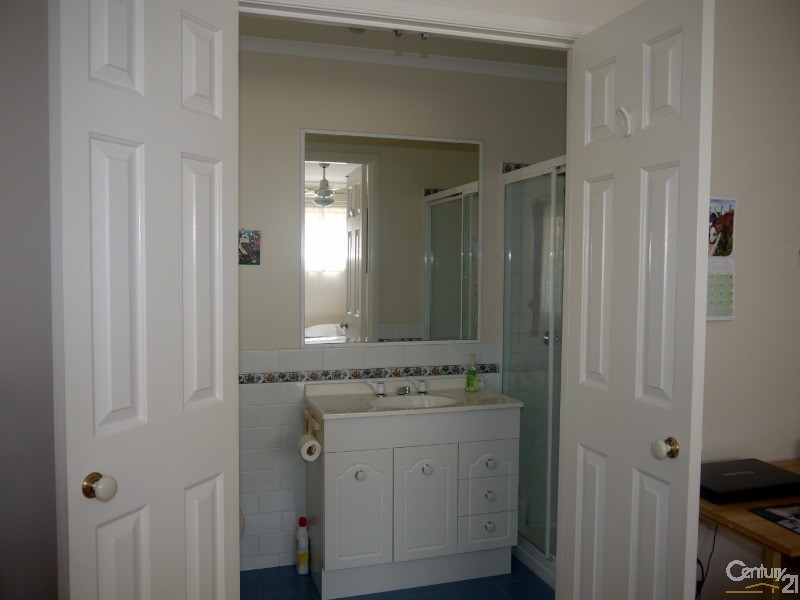 1 George Johnson Place, Kincumber Nautical Village, Kincumber NSW 2251