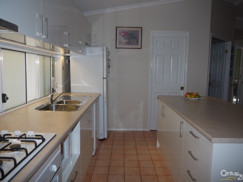 8  James Campbell Place, Kincumber NSW 2251