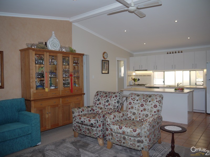 8  James Campbell Place, Kincumber NSW 2251