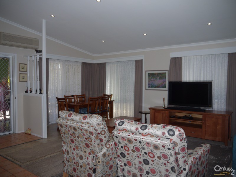 8  James Campbell Place, Kincumber NSW 2251