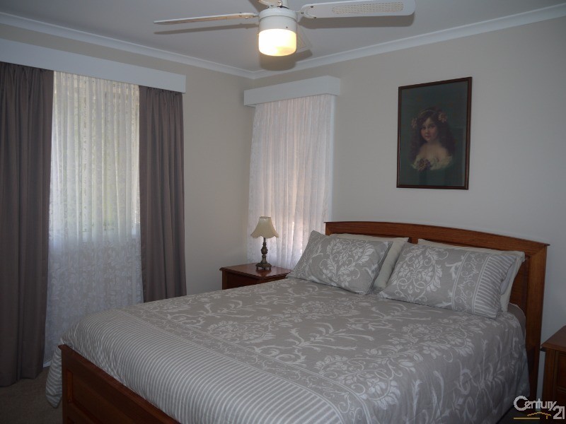 8  James Campbell Place, Kincumber NSW 2251