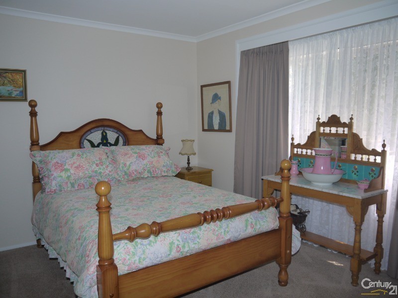 8  James Campbell Place, Kincumber NSW 2251