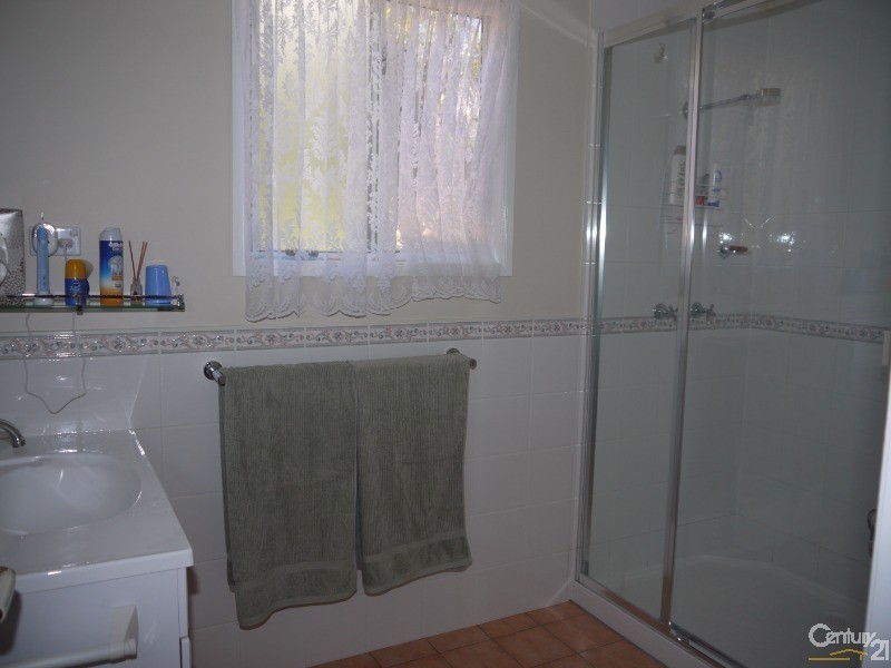 8  James Campbell Place, Kincumber NSW 2251