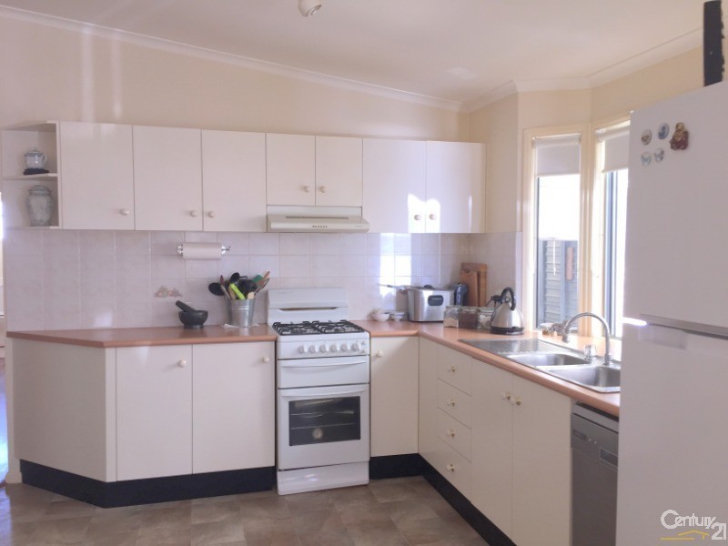 6  Watkin Tench Place, Kincumber NSW 2251
