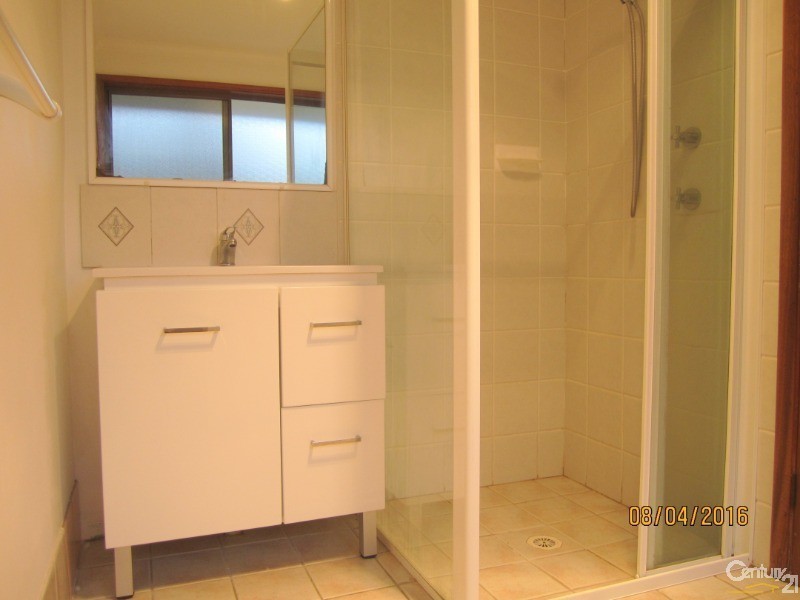 1/16 Wallan Rd, Kincumber NSW 2251