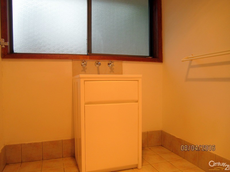 1/16 Wallan Rd, Kincumber NSW 2251