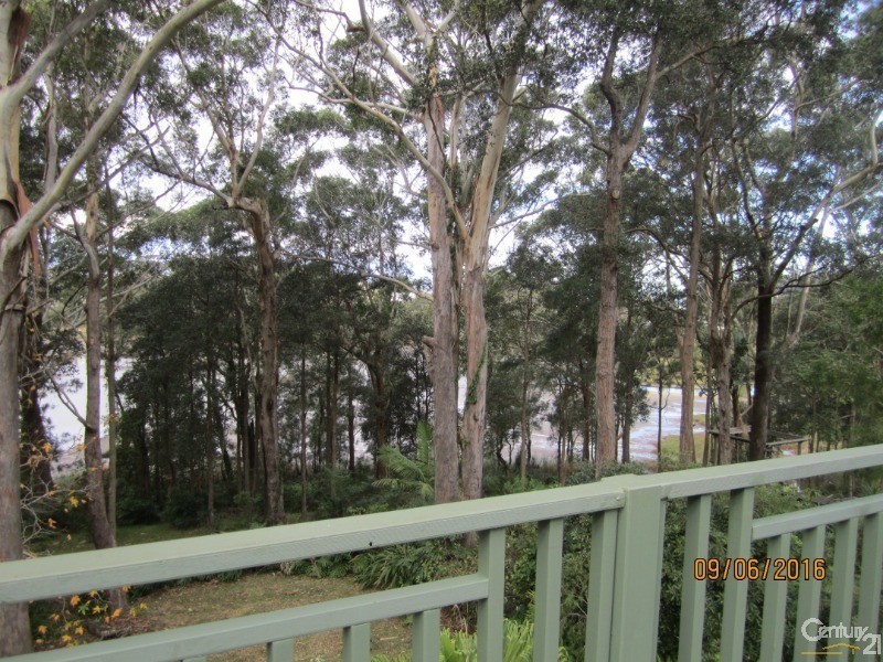 42a Lake Shore Drive, Avoca Beach NSW 2251