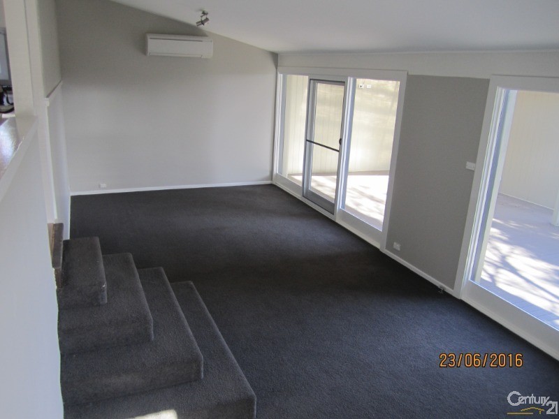 46 Premier Way, Bateau Bay NSW 2261