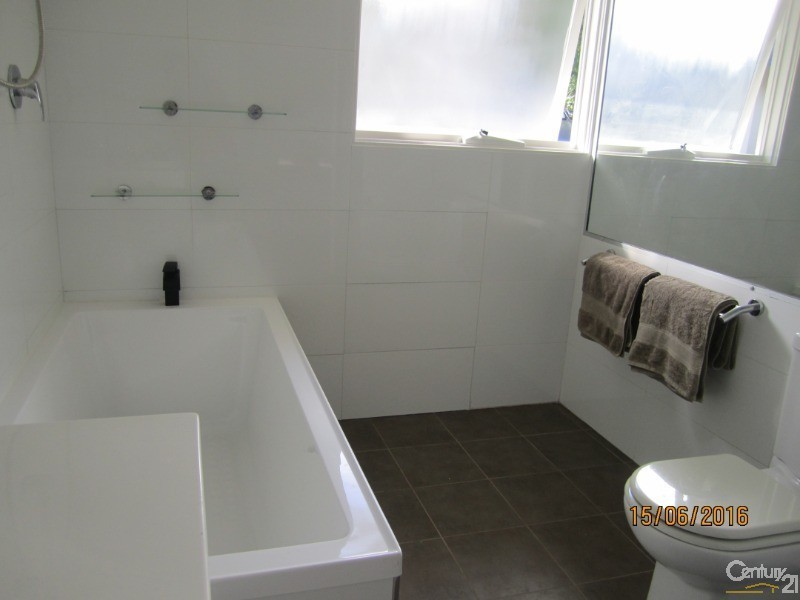 46 Premier Way, Bateau Bay NSW 2261