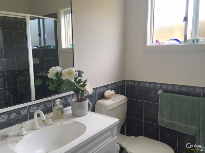 16 Sixth Ave, Broadlands Estate, Green Point NSW 2251