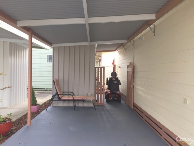 16 Sixth Ave, Broadlands Estate, Green Point NSW 2251