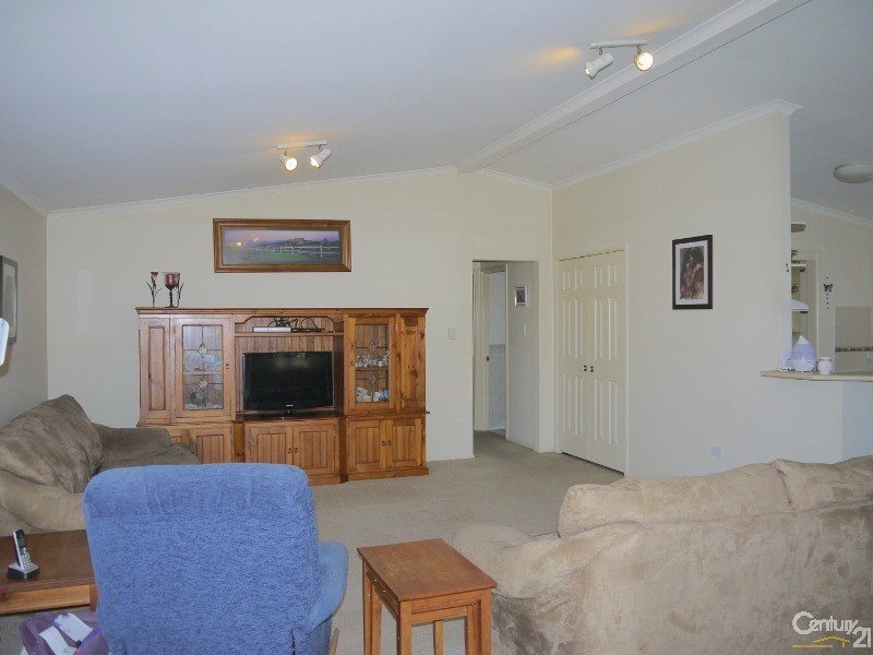 1 Thomas Gilbert Place, Kincumber NSW 2251