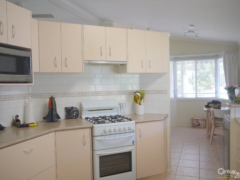 9  John Shortland Place, Kincumber NSW 2251