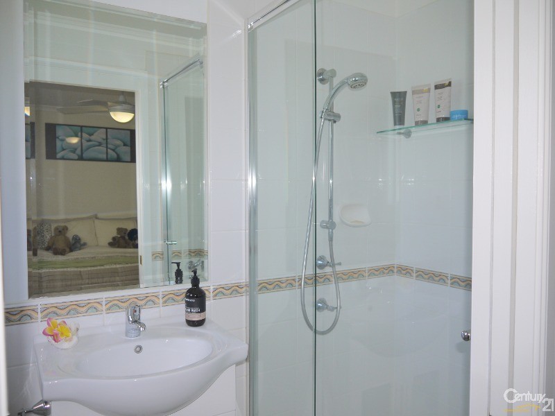 9  John Shortland Place, Kincumber NSW 2251