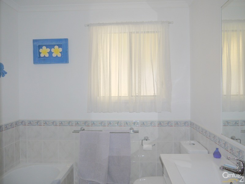 9  John Shortland Place, Kincumber NSW 2251