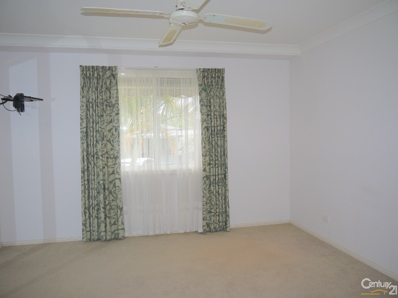 1 John Shortland Close, Kincumber NSW 2251