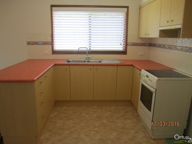 10 Tamara Rd, Erina NSW 2250