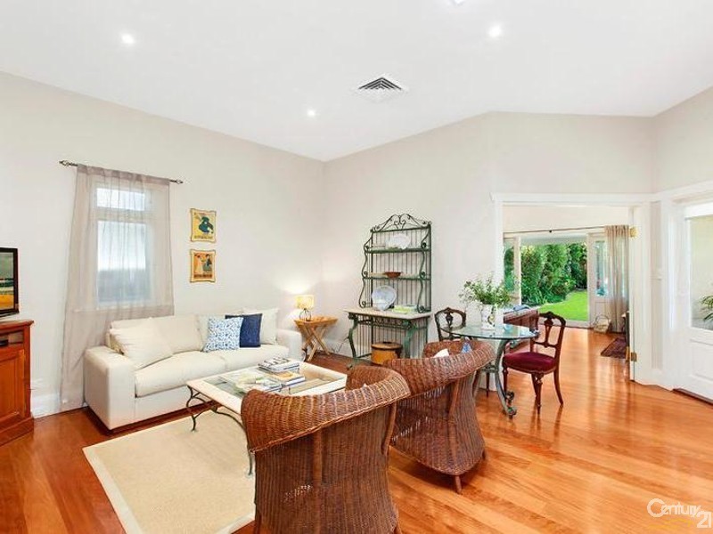 10 Melnotte Avenue, Roseville NSW 2069