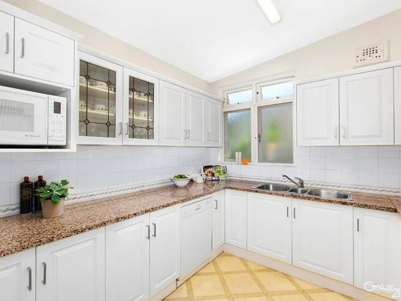 10 Melnotte Avenue, Roseville NSW 2069