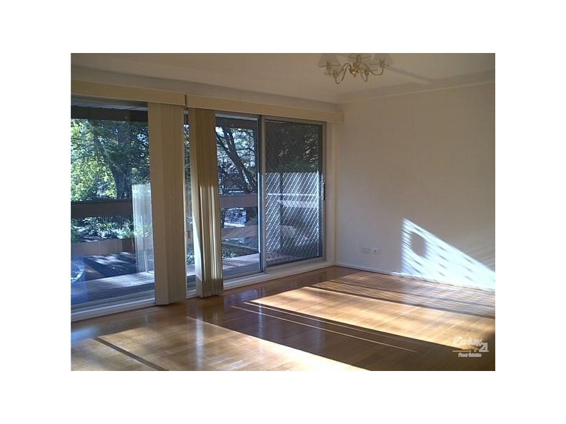 42 Kissing Point Rd, Turramurra NSW 2074