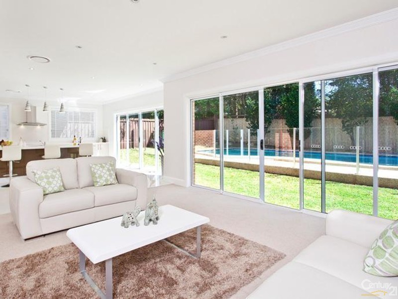 36 Romney Rd, St Ives NSW 2075