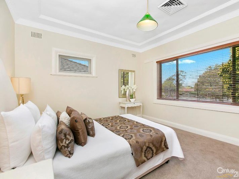 66 Duntroon Ave, Roseville NSW 2069