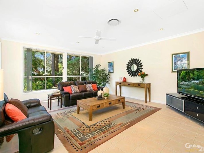 49 Benaroon Ave, St Ives NSW 2075