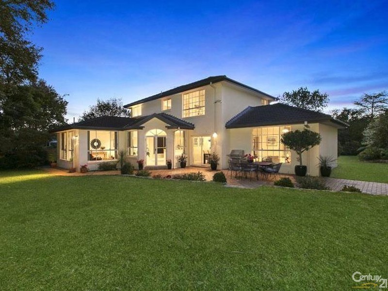 49 Benaroon Ave, St Ives NSW 2075