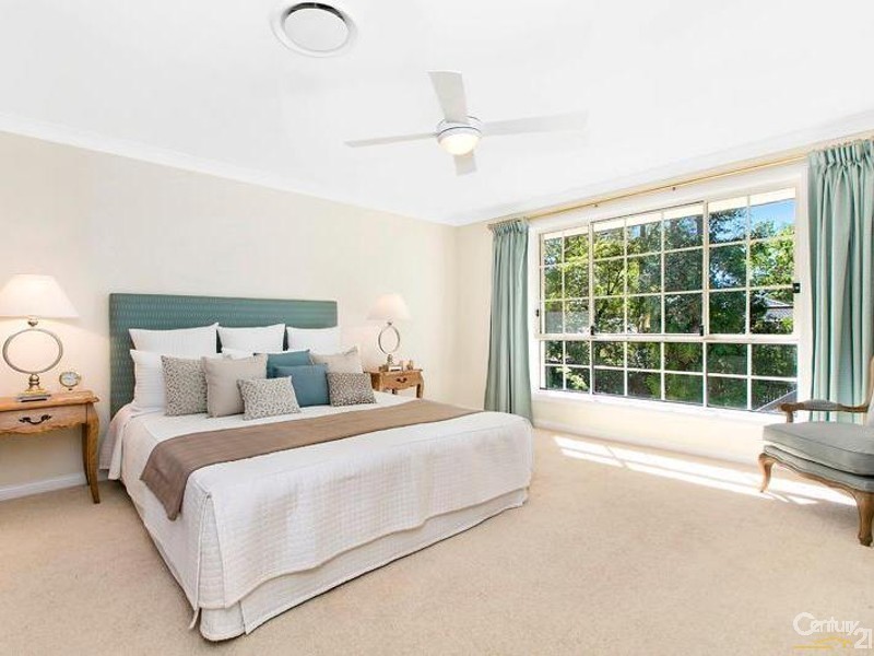 49 Benaroon Ave, St Ives NSW 2075