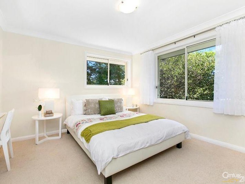 49 Benaroon Ave, St Ives NSW 2075