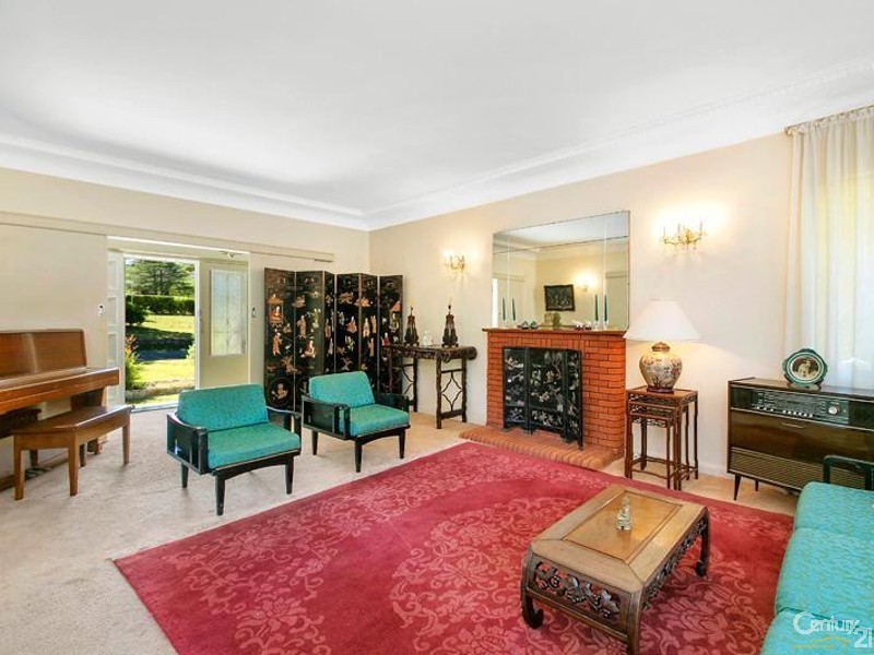 19 Mungarra Ave, St Ives NSW 2075