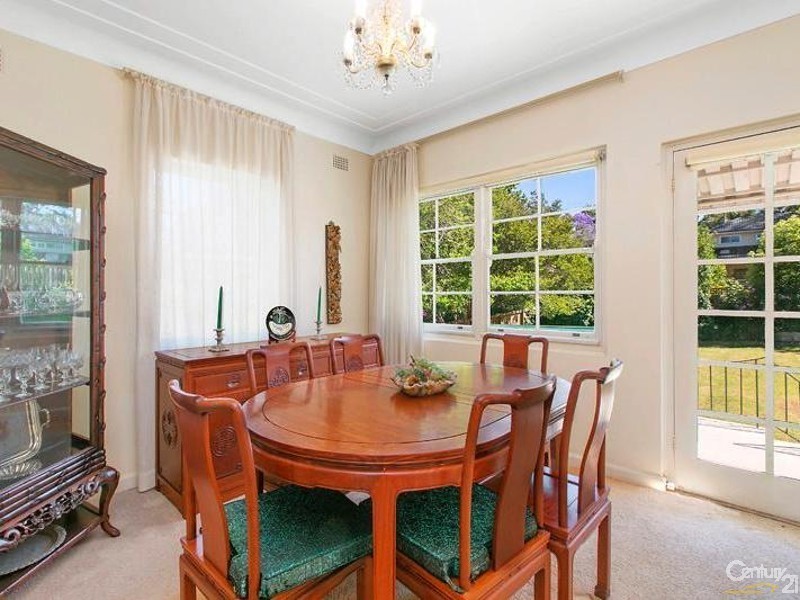 19 Mungarra Ave, St Ives NSW 2075