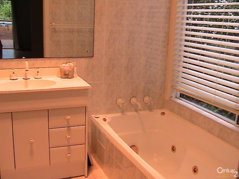 42a Canoon Road, Turramurra NSW 2074