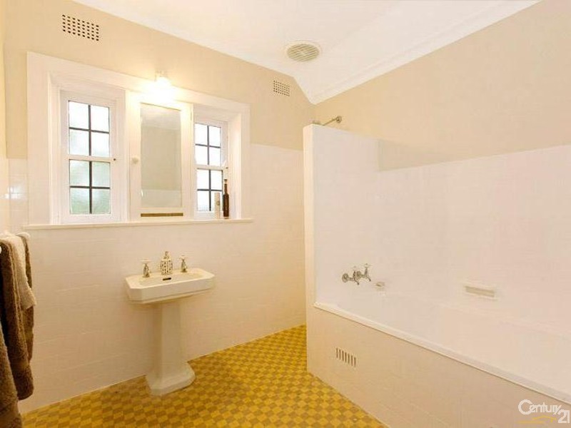 32a Archbold Road, Roseville NSW 2069