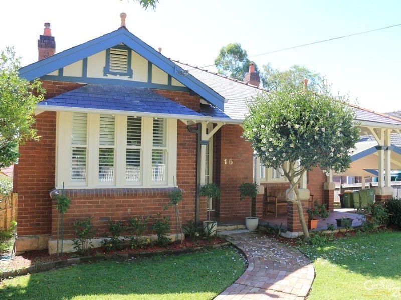 16 Addison Ave, Roseville NSW 2069
