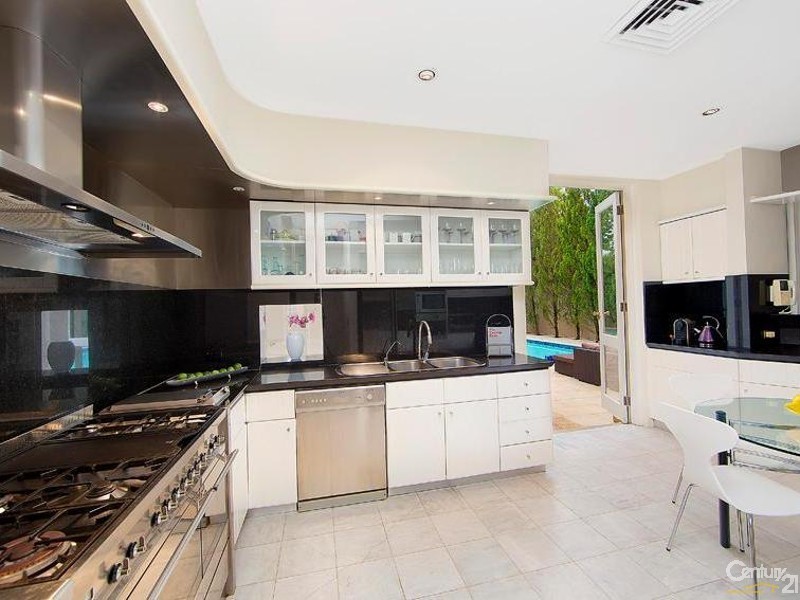 35 Lancaster Avenue, St Ives NSW 2075