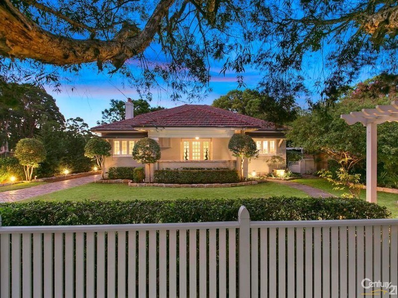 6 Duntroon Ave, Roseville NSW 2069