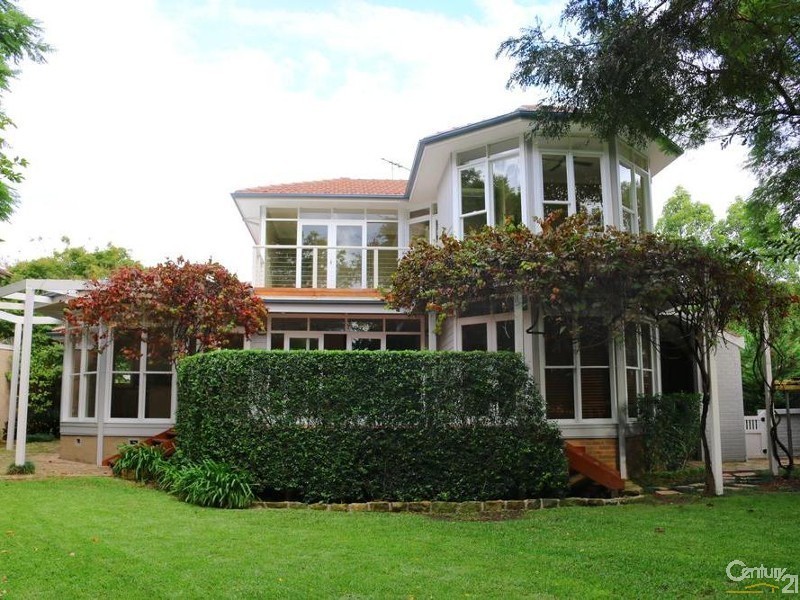 6 Duntroon Ave, Roseville NSW 2069