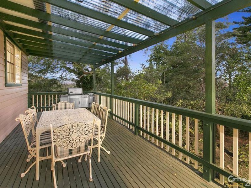 11 Barra Brui Cr, St Ives NSW 2075