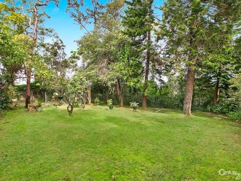 11 Barra Brui Cr, St Ives NSW 2075