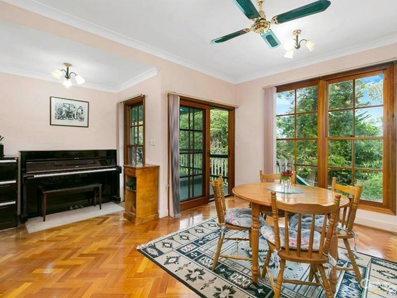 11 Barra Brui Cr, St Ives NSW 2075