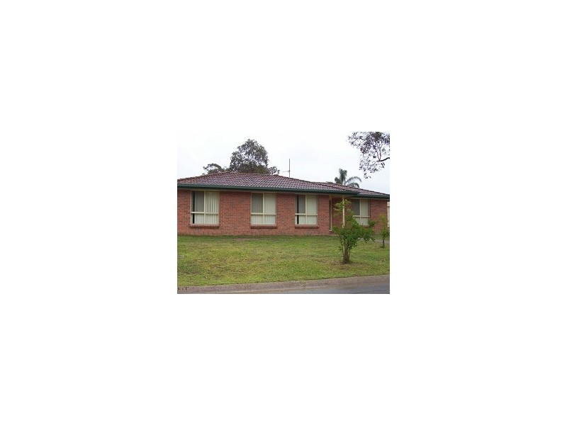 11 Cedar Close, Metford NSW 2323