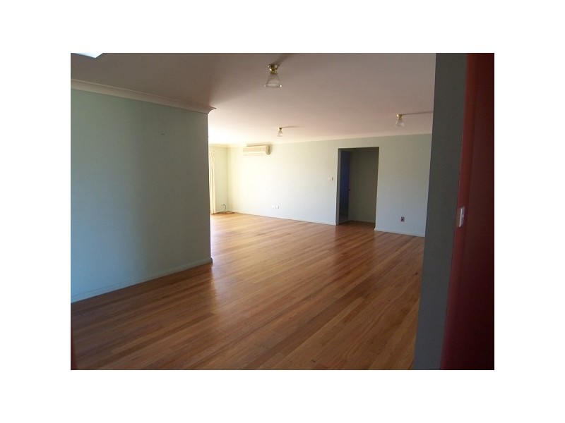 33 Squadron Crescent, Rutherford NSW 2320