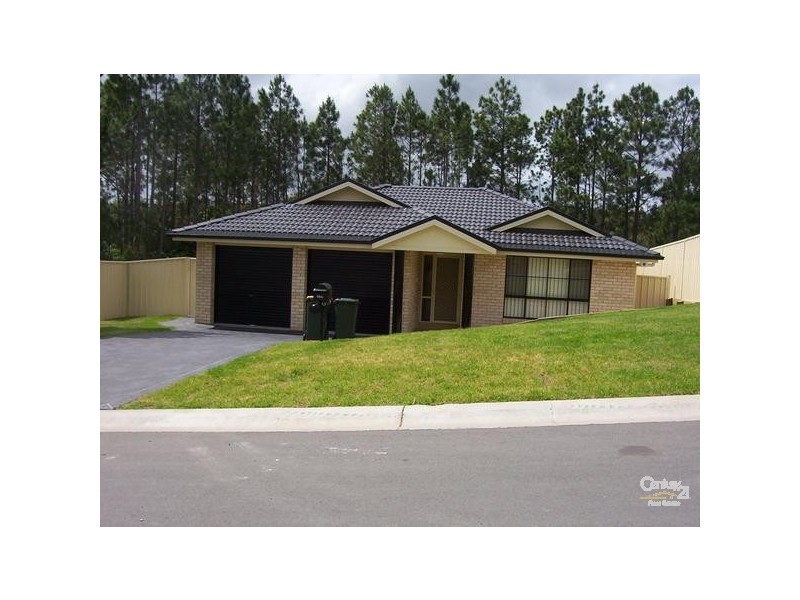 13 Cambrian Place, Tenambit NSW 2323