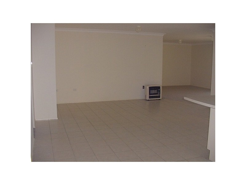 24 Leinster Circuit, Ashtonfield NSW 2323