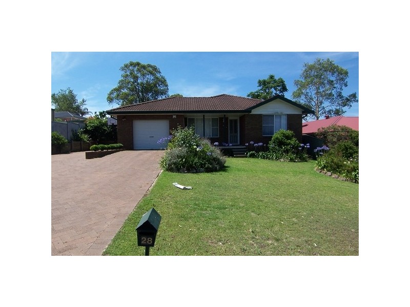 28 Clayton Crescent, Rutherford NSW 2320