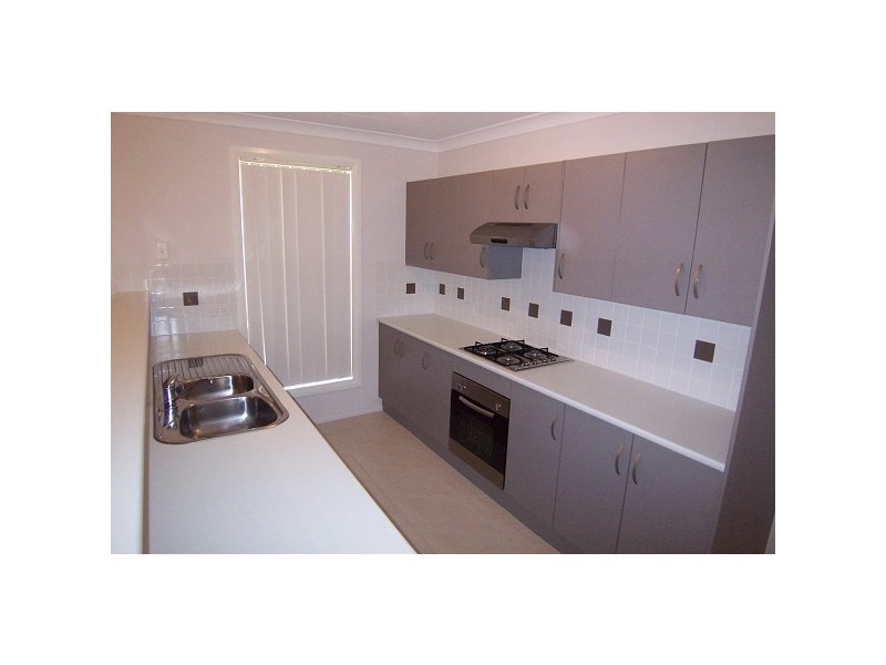 2 Neptune Close, Rutherford NSW 2320